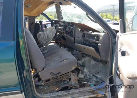 1995 Dodge Ram 1500 из США, поврежденный, VIN 3B7HF13Y3SM169728